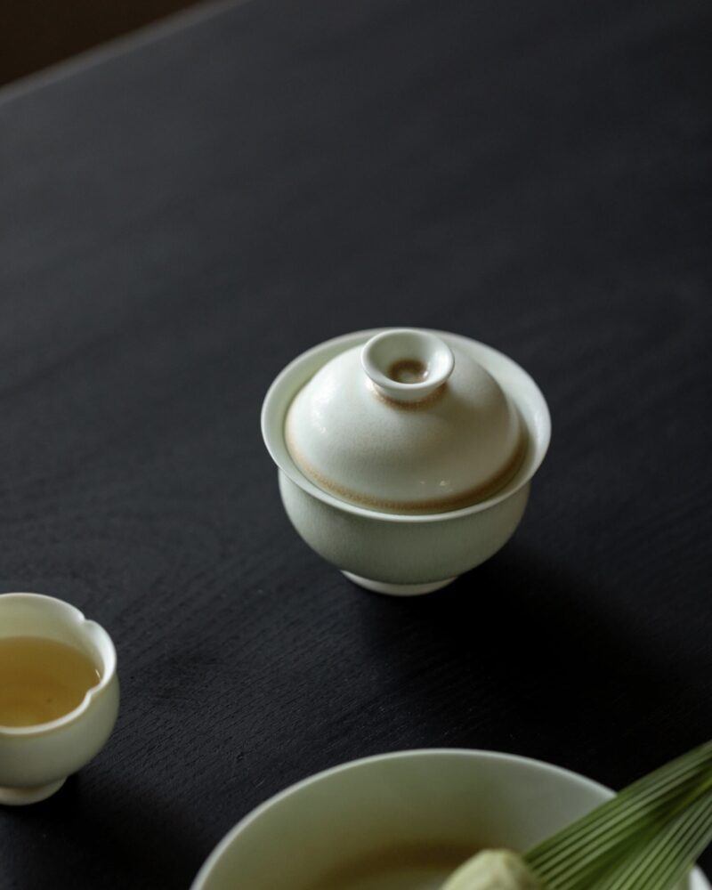 Celadon Gradient Glaze Ceramic 120ml Yuan Bao Gaiwan
