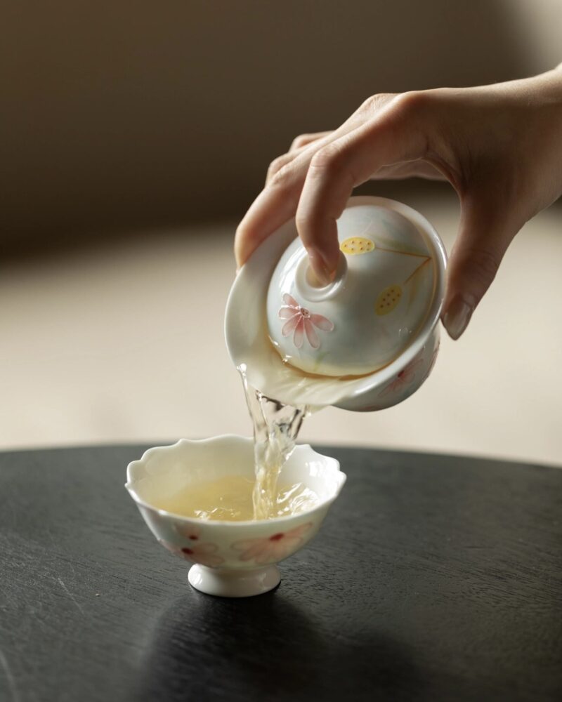Elegant Ceramic Butterfly 105ml Gaiwan1 Elegant Ceramic Butterfly 105ml Gaiwan