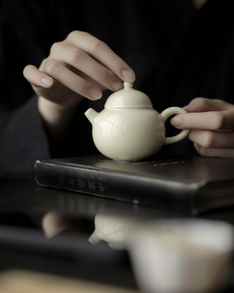 Elegant Ceramic Yellowish White 100ml Chinese Teapot2 Elegant Ceramic Yellowish White 100ml Chinese Teapot