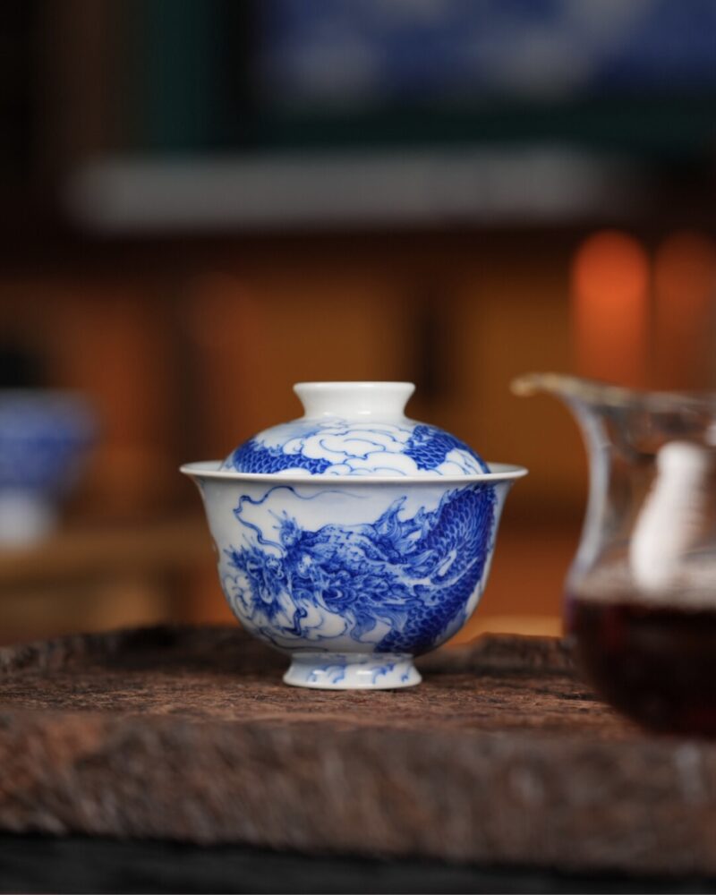 Hand-painted Qinghua Gold Painting Ceramic Flying Dragon 110ml Gaiwan