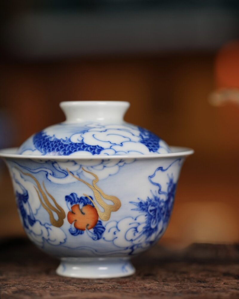 Hand-painted Qinghua Gold Painting Ceramic Flying Dragon 110ml Gaiwan