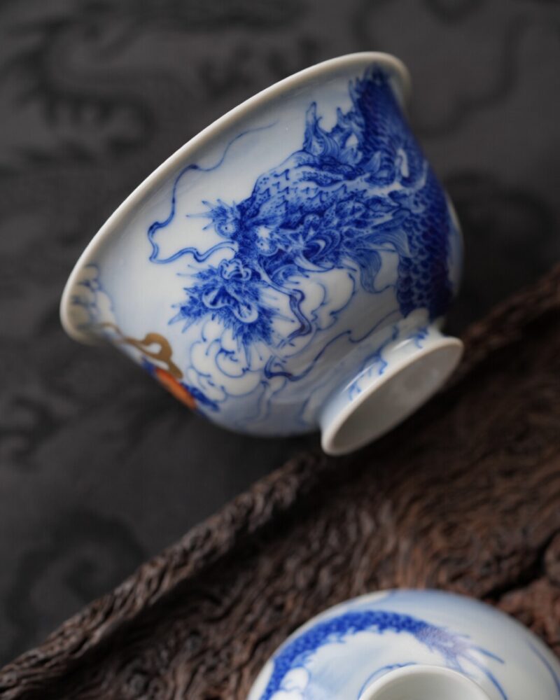 Hand-painted Qinghua Gold Painting Ceramic Flying Dragon 110ml Gaiwan