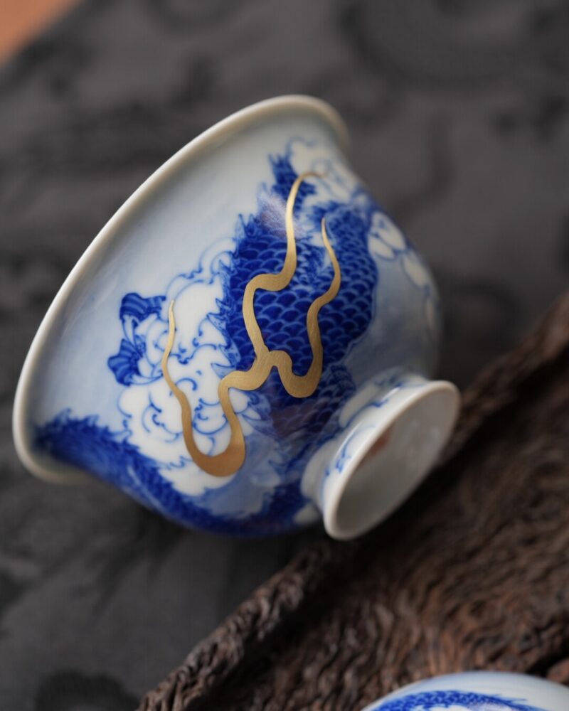 Hand-painted Qinghua Gold Painting Ceramic Flying Dragon 110ml Gaiwan