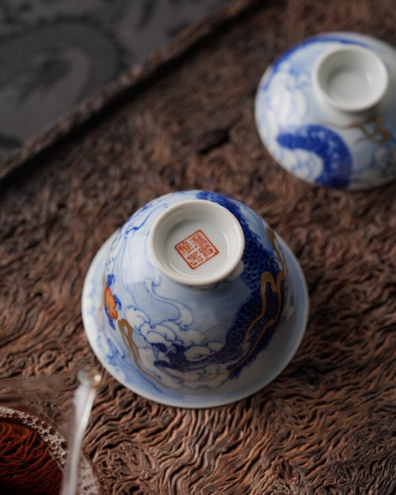 Hand-painted Qinghua Gold Painting Ceramic Flying Dragon 110ml Gaiwan