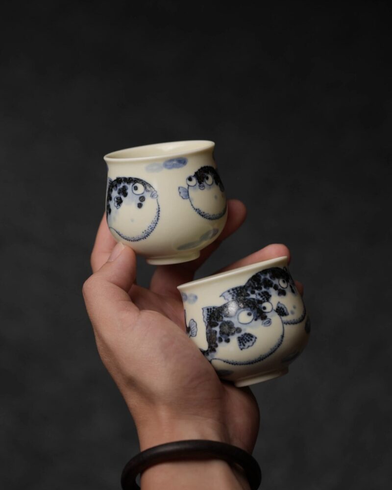 Hand-painted Qinghua Handmade Ceramic Pufferfish 90ml Host Tea Cup7 Hand-painted Qinghua Ceramic Pufferfish 90ml Host Cup