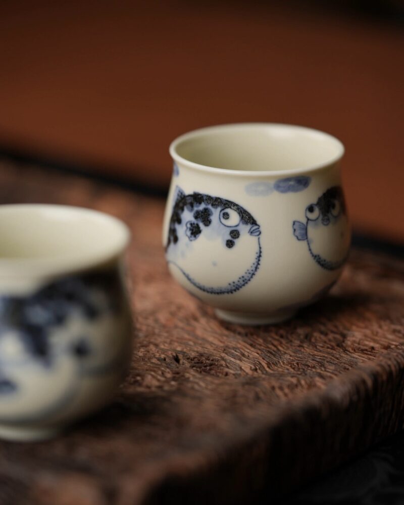 Hand-painted Qinghua Handmade Ceramic Pufferfish 90ml Host Tea Cup8 Hand-painted Qinghua Ceramic Pufferfish 90ml Host Cup