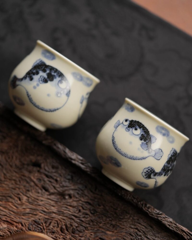 Hand-painted Qinghua Handmade Ceramic Pufferfish 90ml Host Tea Cup9 Hand-painted Qinghua Ceramic Pufferfish 90ml Host Cup