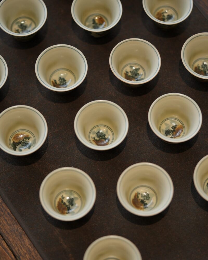 Hand-painted Underglaze Golden Qinghua Ceramic 30-40ml Guest Tea Cup