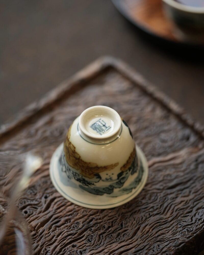Hand-painted Underglaze Golden Qinghua Ceramic 30-40ml Guest Tea Cup
