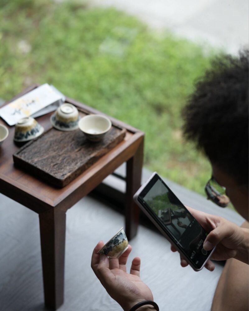 Hand-painted Underglaze Golden Qinghua Ceramic 30-40ml Guest Tea Cup