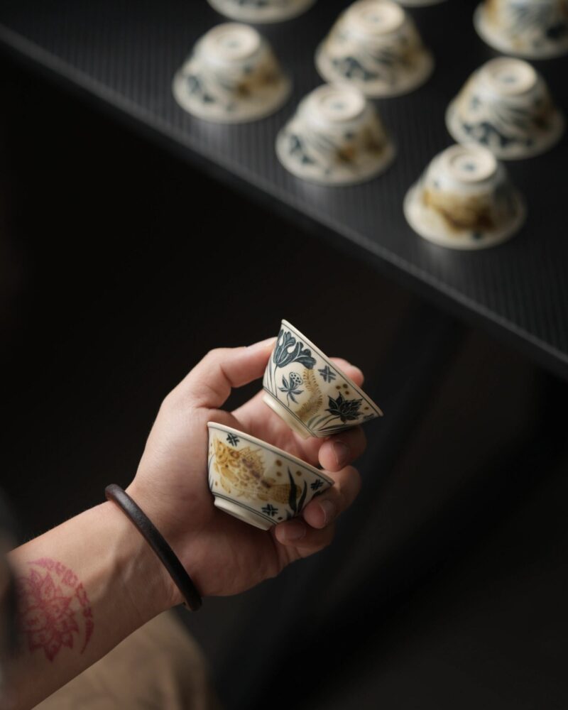 Hand-painted Underglaze Golden Qinghua Ceramic 30-40ml Guest Tea Cup