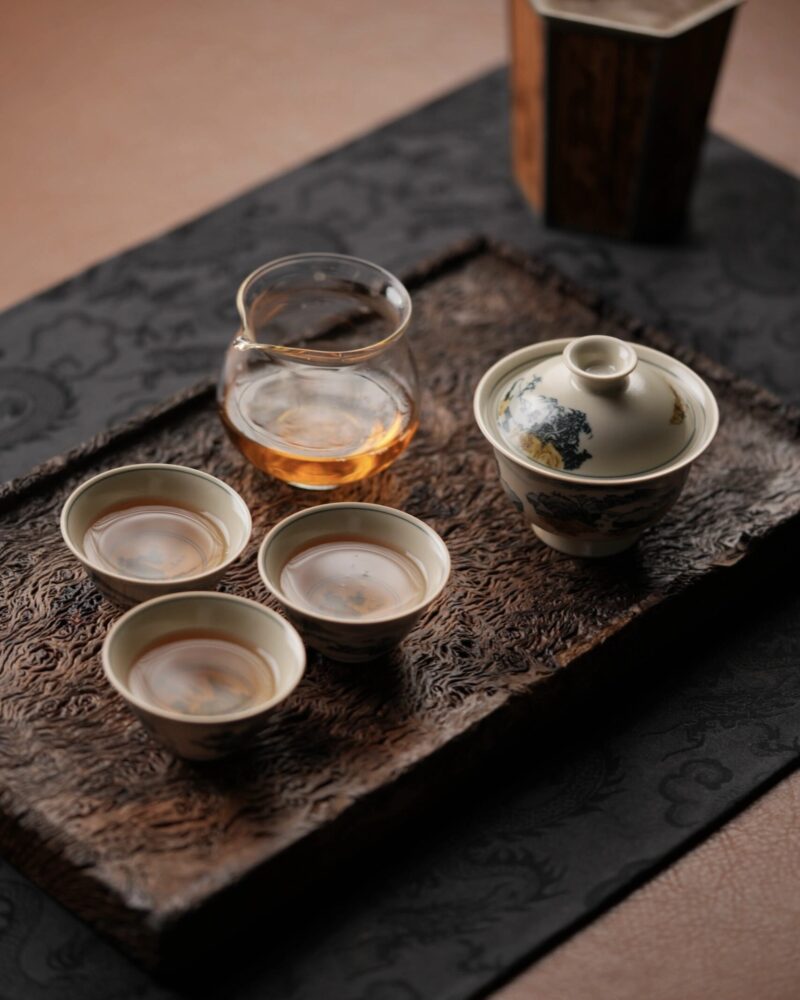 Hand-painted Underglaze Golden Qinghua Ceramic Landscape 150ml Gaiwan10 Hand-painted Underglaze Golden Qinghua Ceramic Landscape 150ml Gaiwan