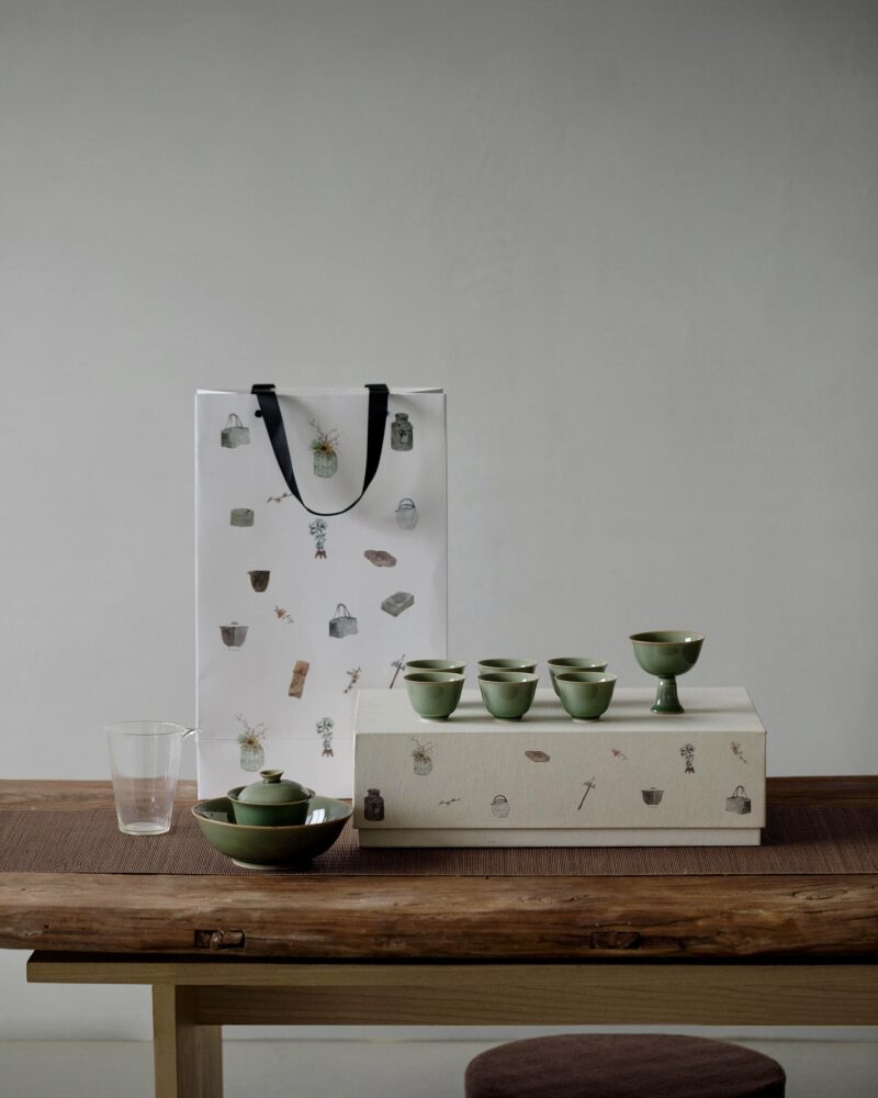 Vintage Style Yue Ware Ceramic 110ml Chinese Tea Set9 Vintage Style Yue Ware Ceramic 10-Piece Chinese Tea Set