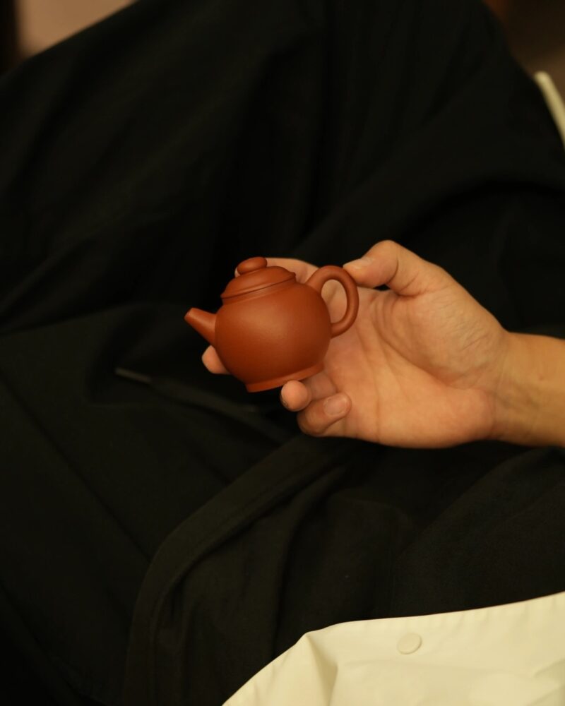 Half Handmade Zhuni Ju Lun 90ml Yixing Teapot4 Half Handmade Zhuni Ju Lun 90ml Yixing Teapot