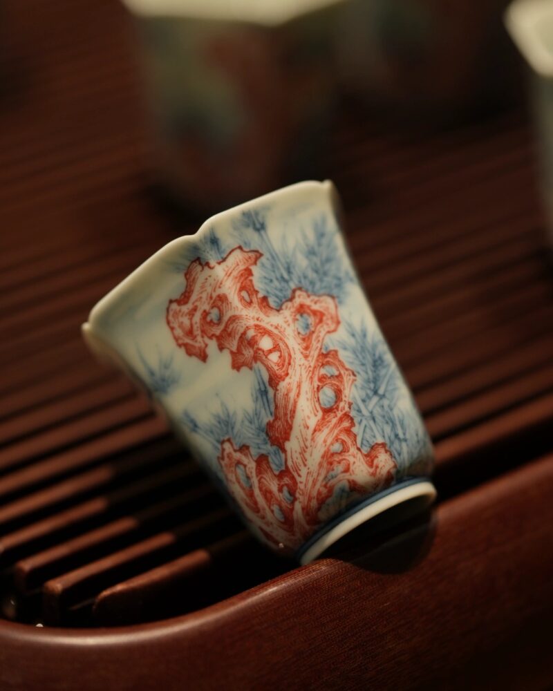 Hand-painted Qinghua Underglaze Red Ceramic 60ml Lake Stone Aroma Cup Tea Cup