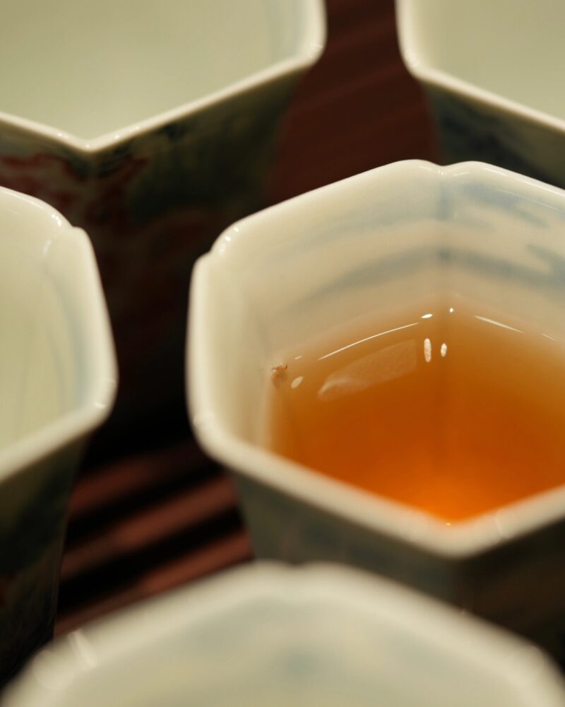 Hand-painted Qinghua Underglaze Red Ceramic 60ml Lake Stone Aroma Cup Tea Cup