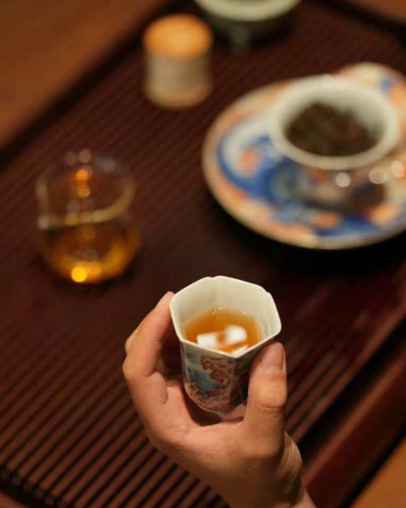 Hand-painted Qinghua Underglaze Red Ceramic 60ml Lake Stone Aroma Cup Tea Cup