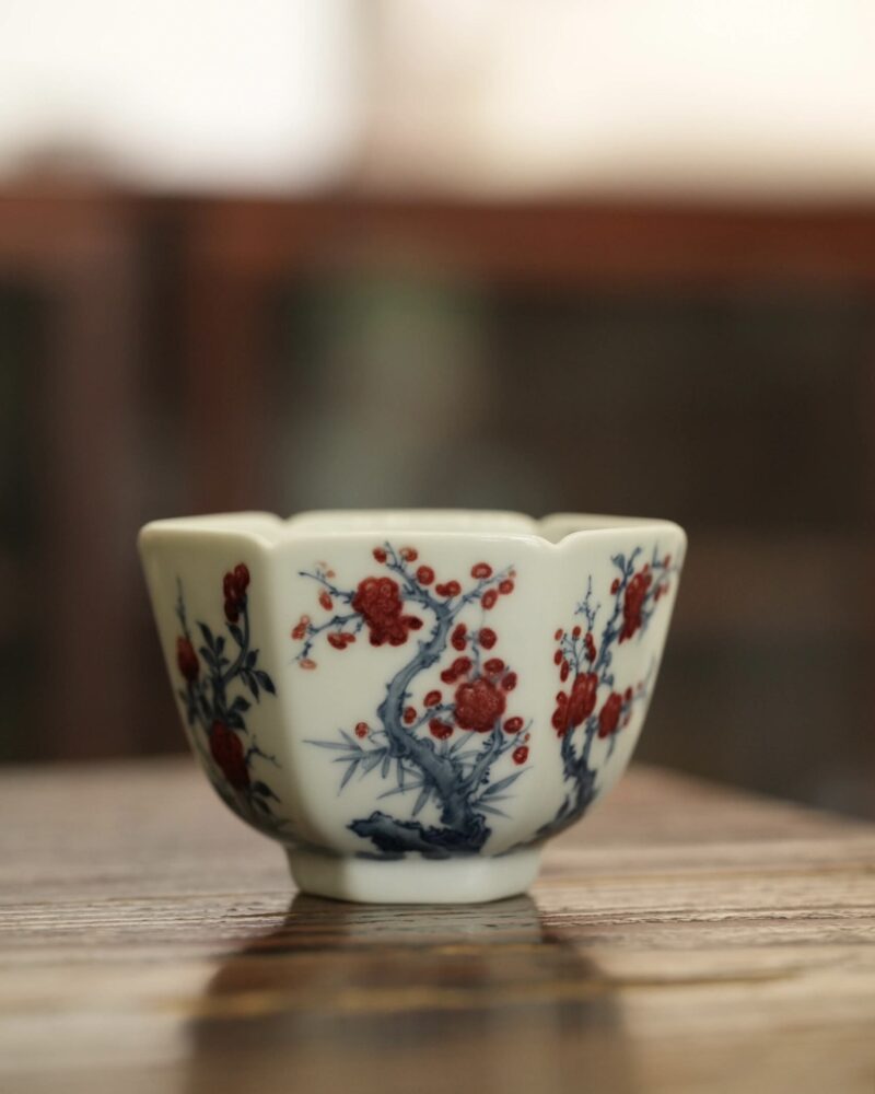 Hand-painted Qinghua Underglaze Red Ceramic Hexagonal Blossom 100ml Host Cup Tea Cup1 Hand-painted Qinghua Underglaze Red Ceramic Hexagonal Blossom 100ml Host Cup Tea Cup