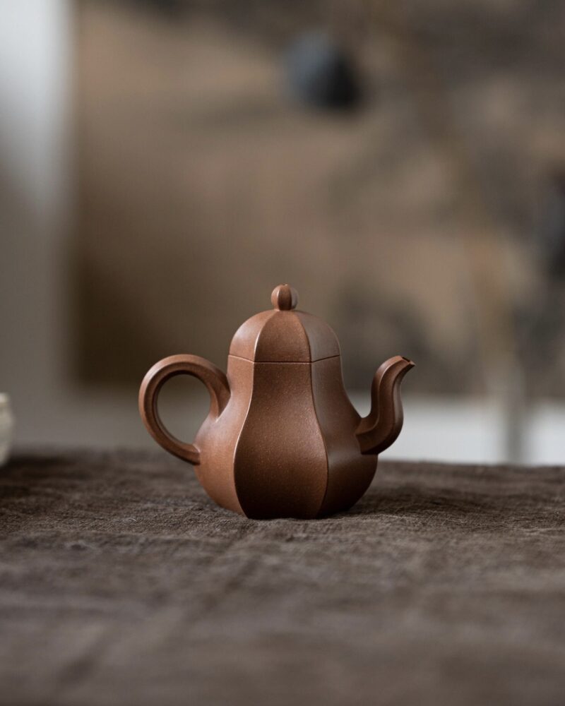 Fully Handmade Aged Duanni Yang Tao 80ml Yixing Teapot