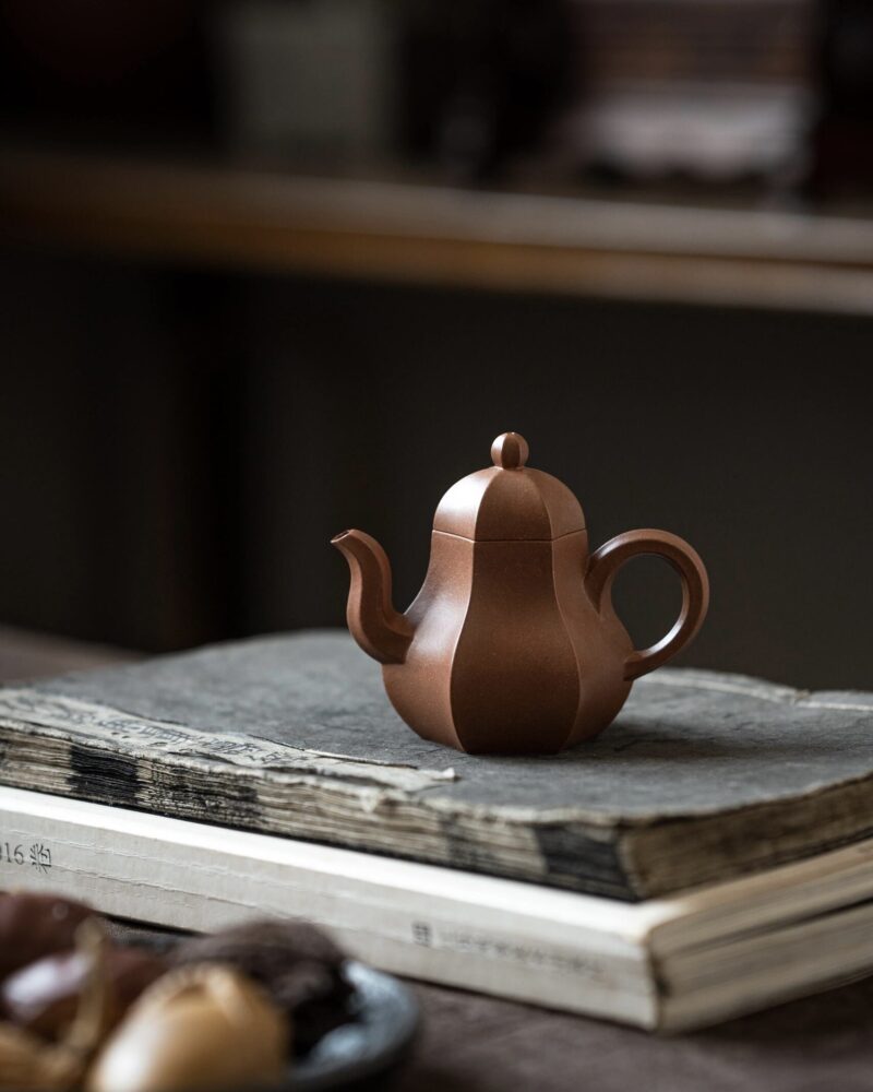 Fully Handmade Aged Duanni Yang Tao 80ml Yixing Teapot