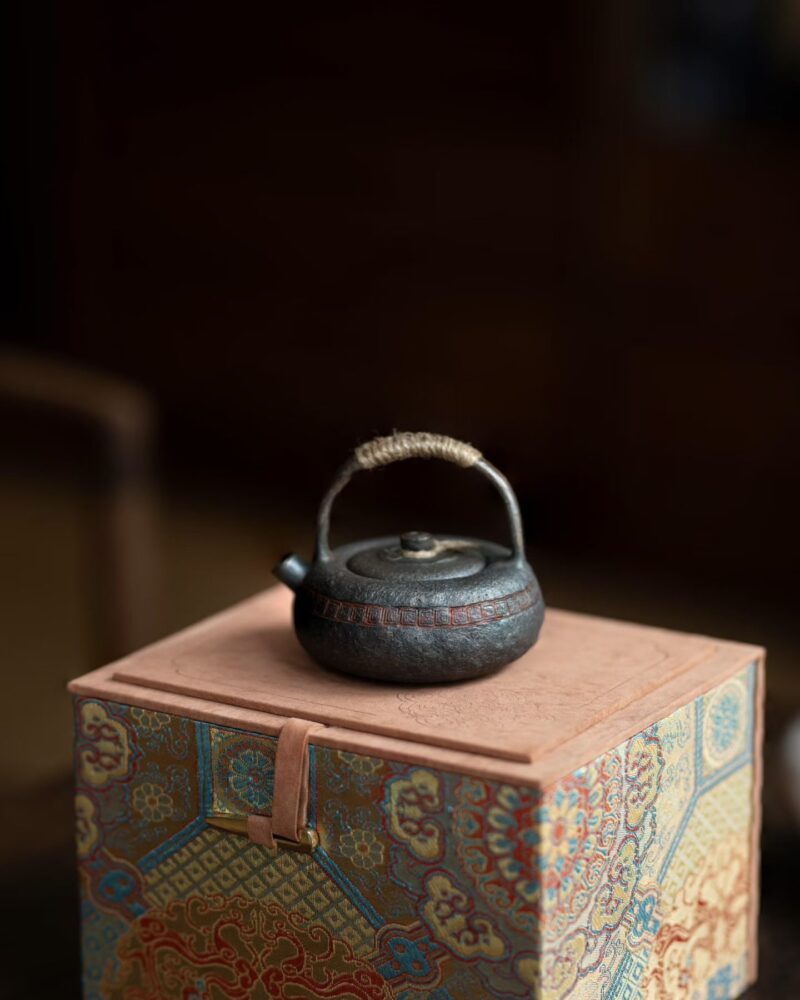 Fully Handmade Wood Fired Jiang Po Ni Yin Tao Wen Yixing Teapot With Handle