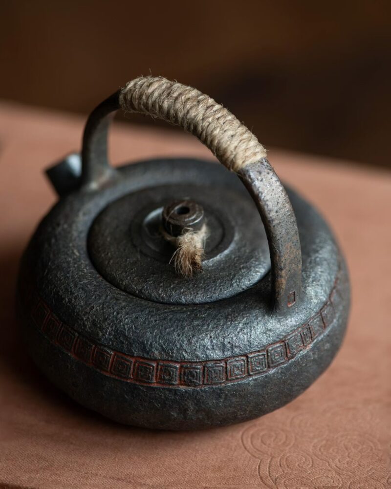 Fully Handmade Wood Fired Jiang Po Ni Yin Tao Wen Yixing Teapot With Handle