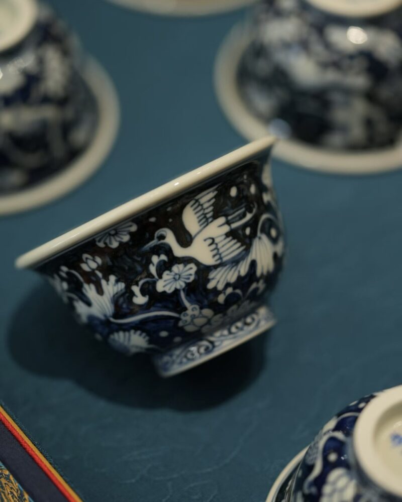 Hand-painted Qinghua Wood-kiln Fired Ceramic Lotus and Crane 80ml Host Tea Cup4 Hand-painted Qinghua Wood-kiln Fired Ceramic Lotus and Crane 80ml Host Cup