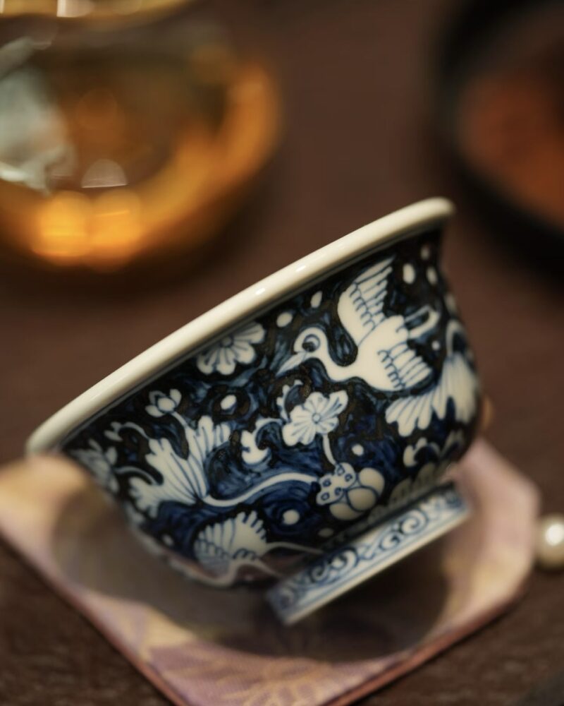 Hand-painted Qinghua Wood-kiln Fired Ceramic Lotus and Crane 80ml Host Tea Cup5 Hand-painted Qinghua Wood-kiln Fired Ceramic Lotus and Crane 80ml Host Cup