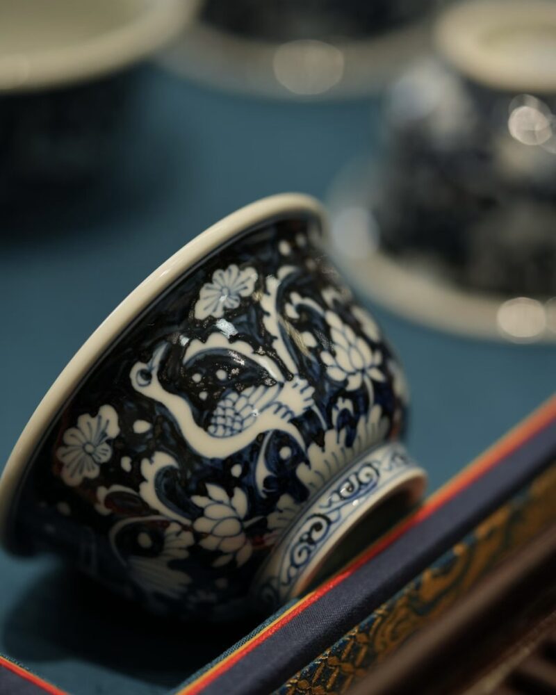 Hand-painted Qinghua Wood-kiln Fired Ceramic Lotus and Crane 80ml Host Tea Cup9 Hand-painted Qinghua Wood-kiln Fired Ceramic Lotus and Crane 80ml Host Cup