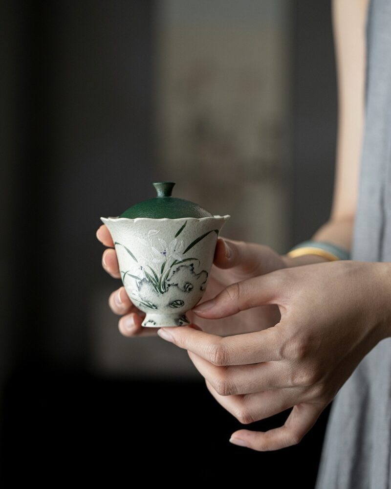 Hand-painted Vintage Style Ceramic Orchid 110ml Gaiwan1 Hand-painted Vintage Style Ceramic Orchid 110ml Gaiwan