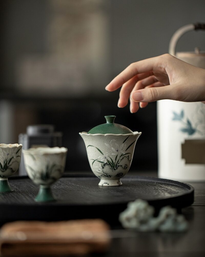 Hand-painted Vintage Style Ceramic Orchid 110ml Gaiwan8 Hand-painted Vintage Style Ceramic Orchid 110ml Gaiwan