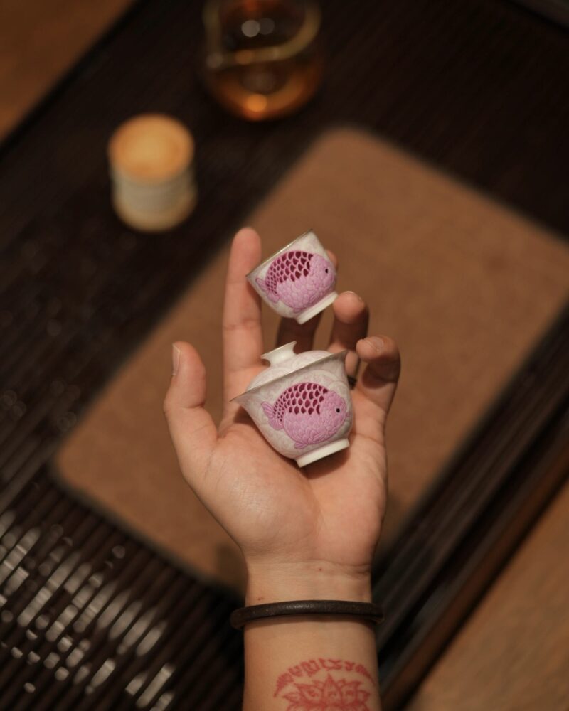 Handmade Hand-painted Fen Cai Ceramic Ranchu Goldfish 40ml Gaiwan10 Handmade Hand-painted Fen Cai Ceramic Ranchu Goldfish 40ml Gaiwan Set - Preorder Ship in 20 Days