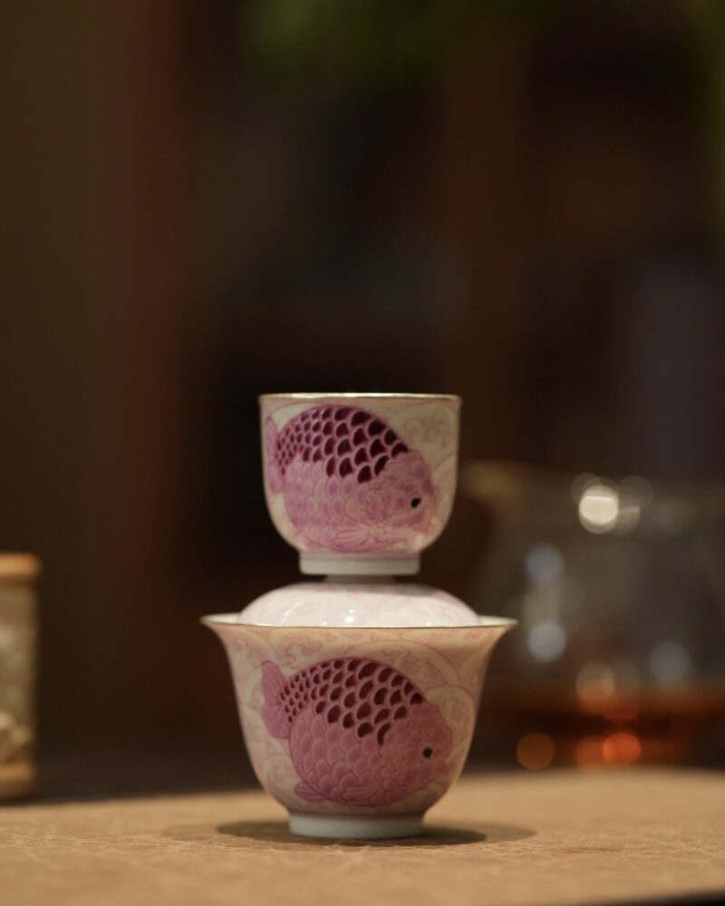 Handmade Hand-painted Fen Cai Ceramic Ranchu Goldfish 40ml Gaiwan4 Handmade Hand-painted Fen Cai Ceramic Ranchu Goldfish 40ml Gaiwan Set - Preorder Ship in 20 Days