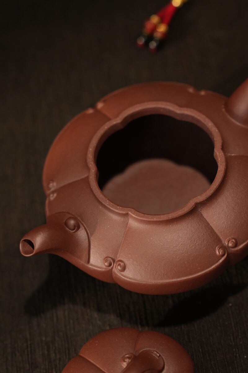 Fully Handmade Di Cao Qing Rui He Shuo 160ml Yixing Teapot