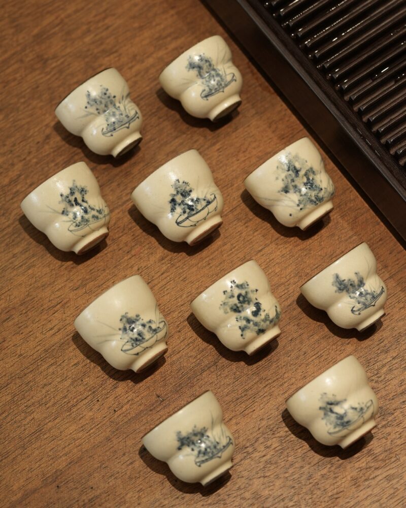 Hand-painted Qinghua Powder Glaze Ceramic Bonsai Gourd 50ml Host Cup