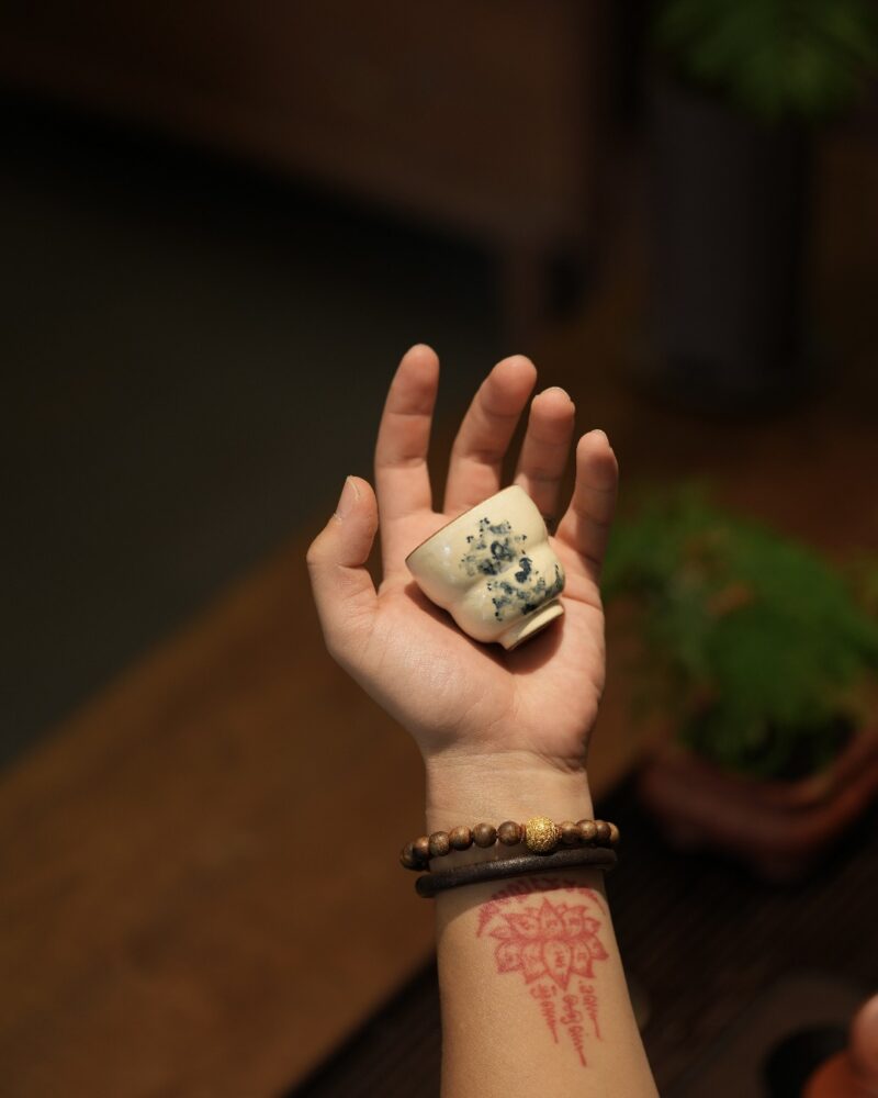 Hand-painted Qinghua Powder Glaze Ceramic Bonsai Gourd 50ml Host Cup