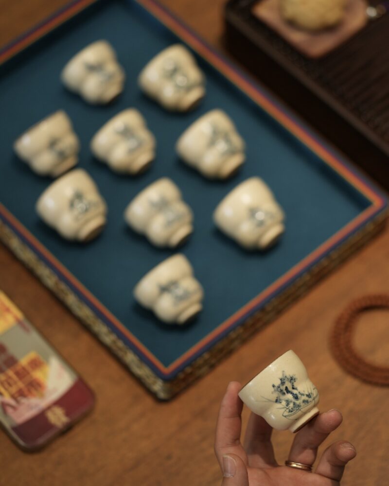 Hand-painted Qinghua Powder Glaze Ceramic Bonsai Gourd 50ml Host Cup