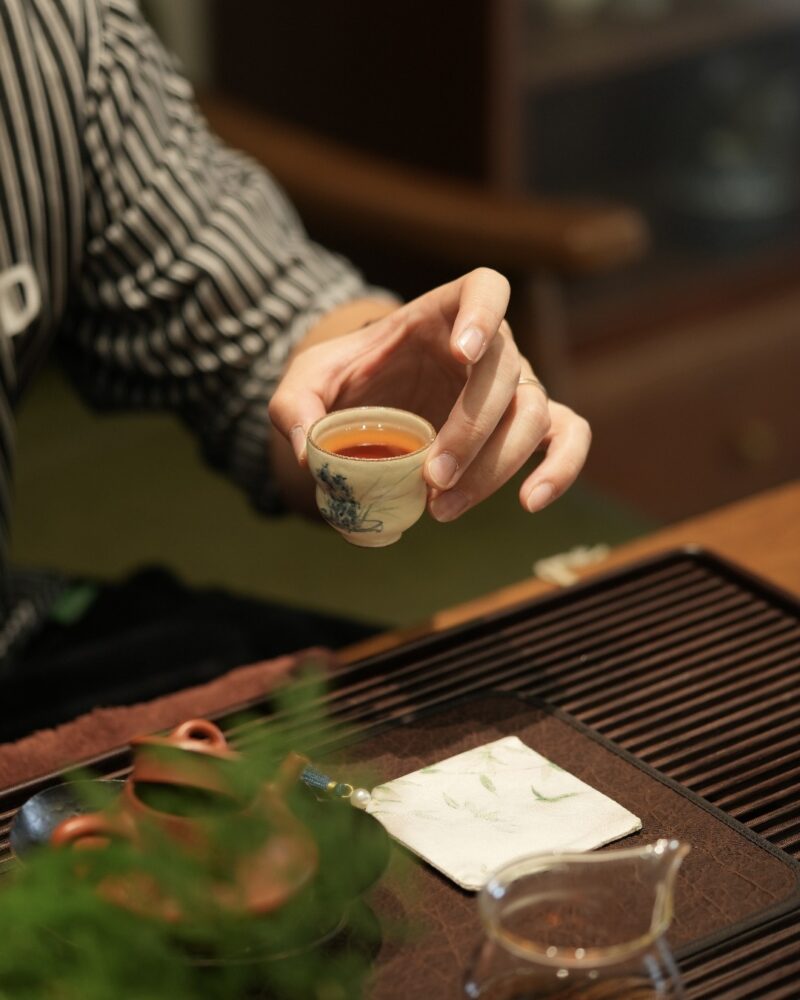 Hand-painted Qinghua Powder Glaze Ceramic Bonsai Gourd 50ml Host Cup