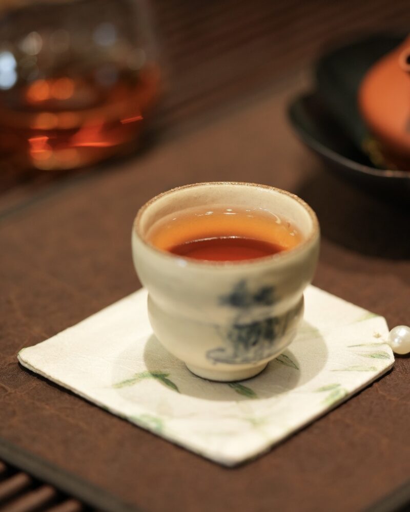 Hand-painted Qinghua Powder Glaze Ceramic Bonsai Gourd 50ml Host Cup