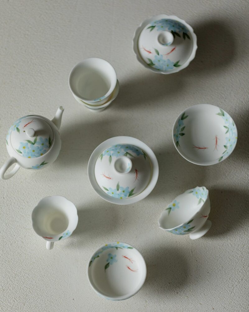 Hand-painted White Porcelain Flower & Swimming Fish 80ml Gaiwan1 Hand-painted White Porcelain Flower & Swimming Fish 80ml Gaiwan