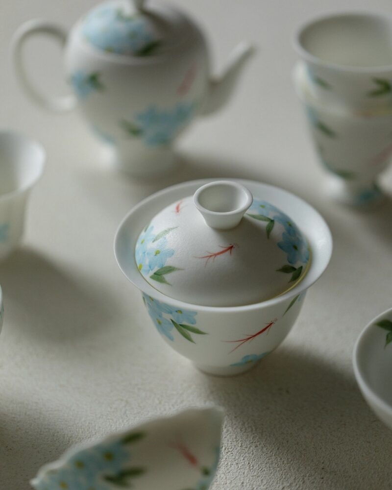 Hand-painted White Porcelain Flower & Swimming Fish 80ml Gaiwan2 Hand-painted White Porcelain Flower & Swimming Fish 80ml Gaiwan