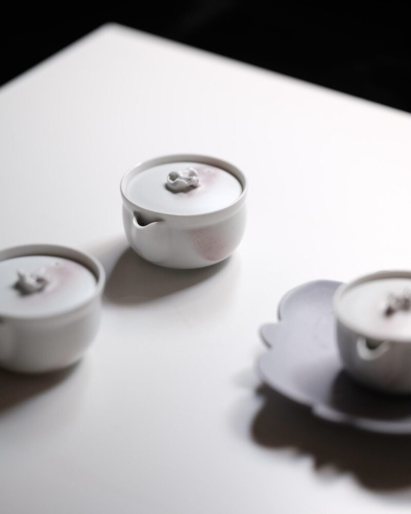 Soda Glaze Ceramic Sakura Pink Lake Stone 140ml Gaiwan Grabpot