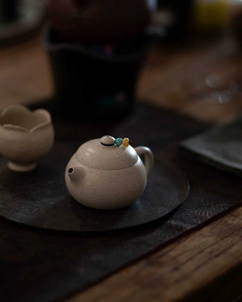 Half Handmade White Duanni Ji Dan 85ml Yixing Teapot