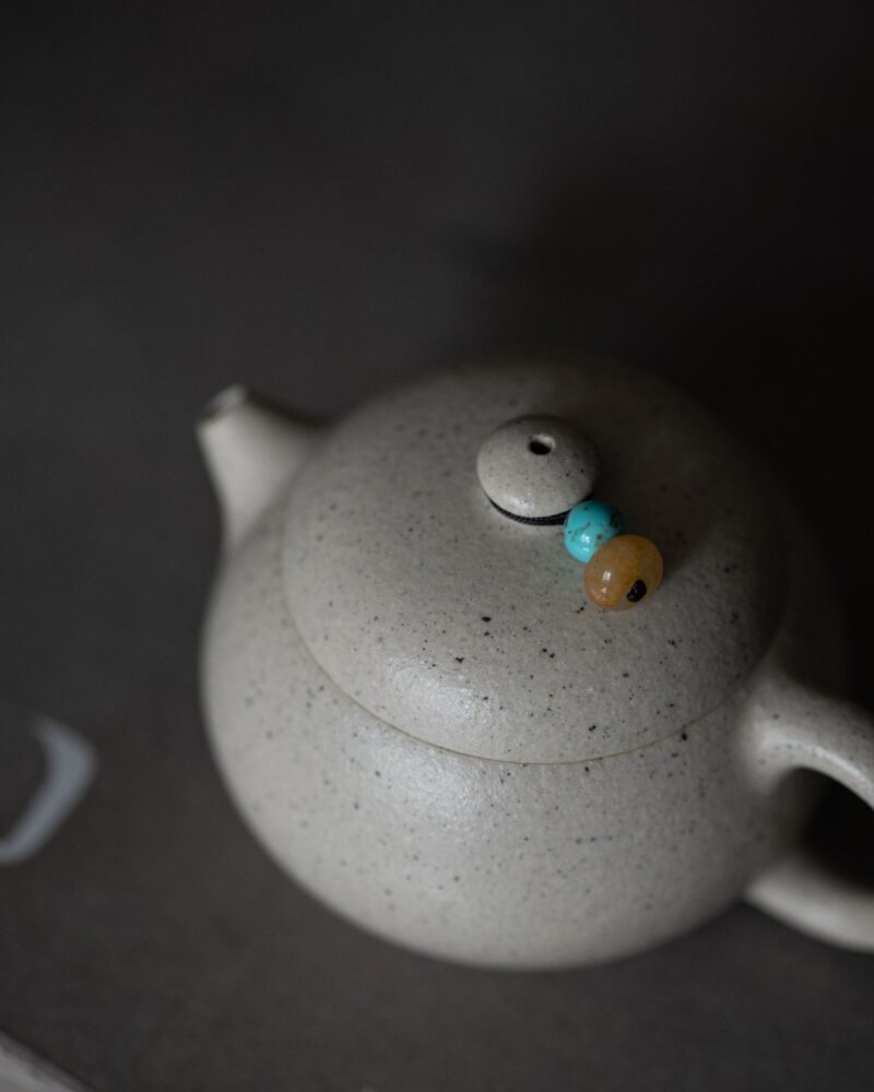 Half Handmade White Duanni Ji Dan 85ml Yixing Teapot