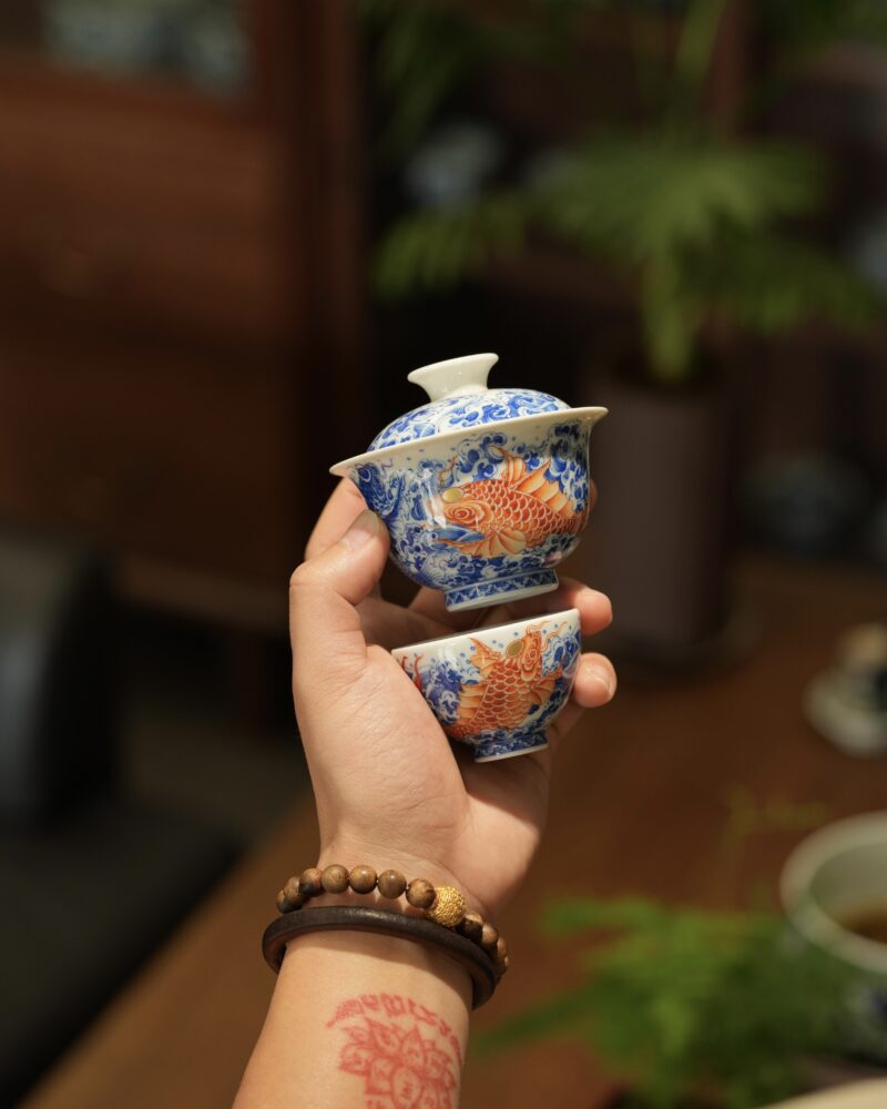 Hand-painted Qinghua Ceramic Carp Sailing 100ml Gaiwan4 Hand-painted Qinghua Ceramic Carp Sailing 100ml Gaiwan
