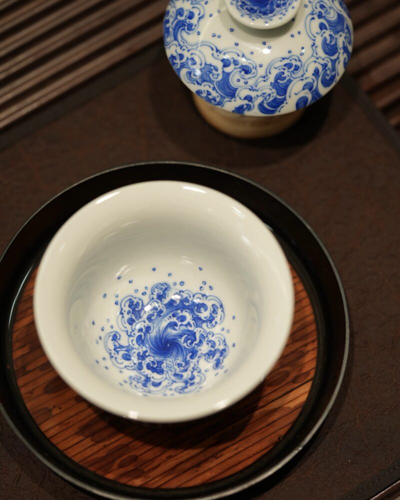 Hand-painted Qinghua Ceramic Carp Sailing 100ml Gaiwan7 Hand-painted Qinghua Ceramic Carp Sailing 100ml Gaiwan
