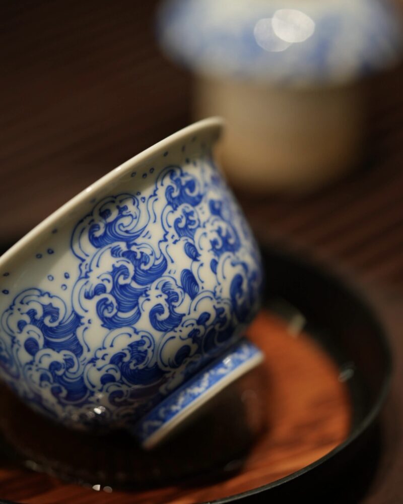 Hand-painted Qinghua Ceramic Carp Sailing 100ml Gaiwan8 Hand-painted Qinghua Ceramic Carp Sailing 100ml Gaiwan