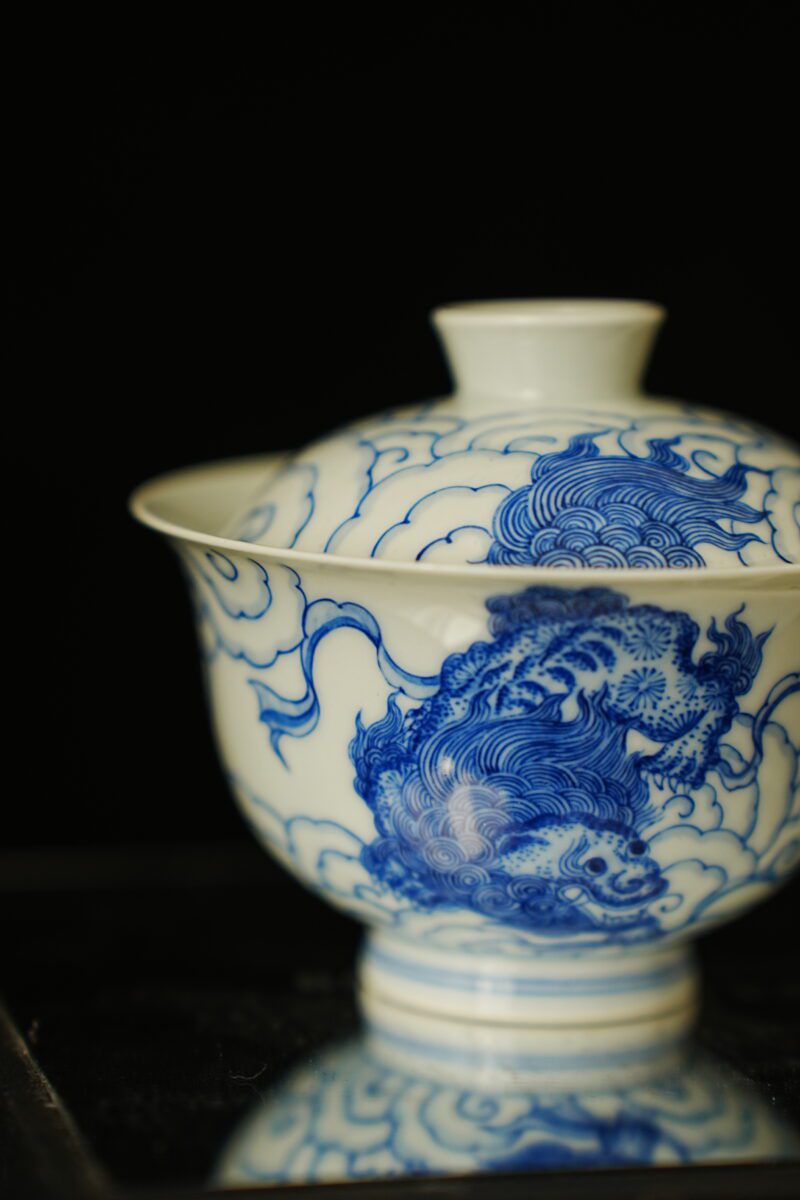 Hand-painted Qinghua Ceramic Lion 140ml Gaiwan
