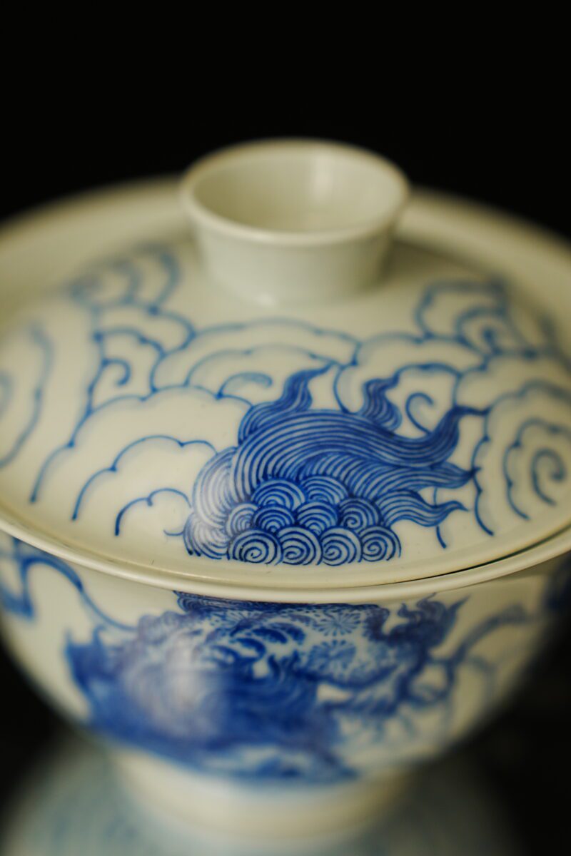Hand-painted Qinghua Ceramic Lion 140ml Gaiwan