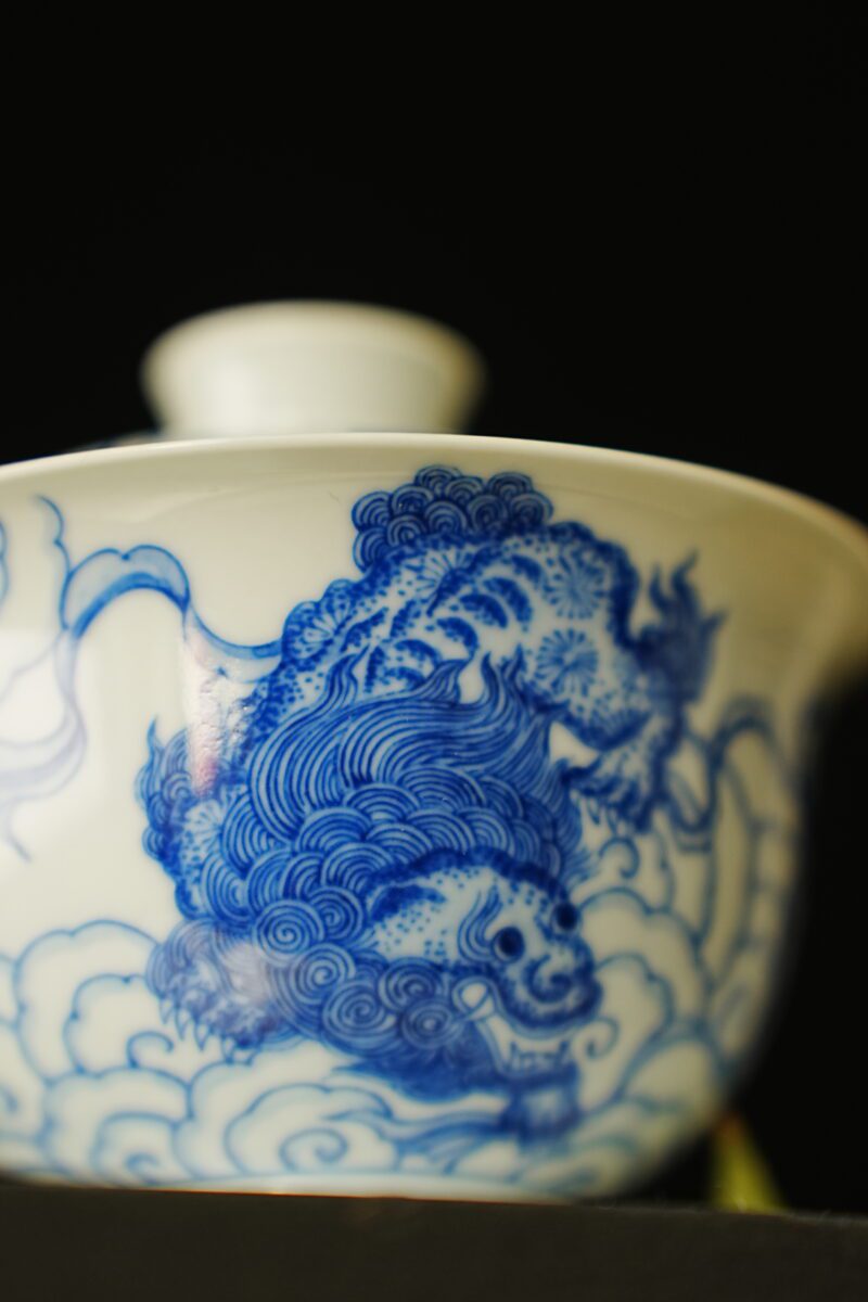 Hand-painted Qinghua Ceramic Lion 140ml Gaiwan